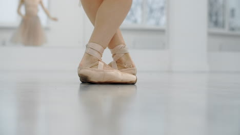 ballet dancer in pointe