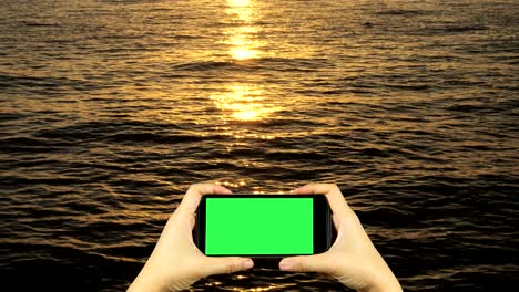 shoot video of nature with smart phone with green screen display