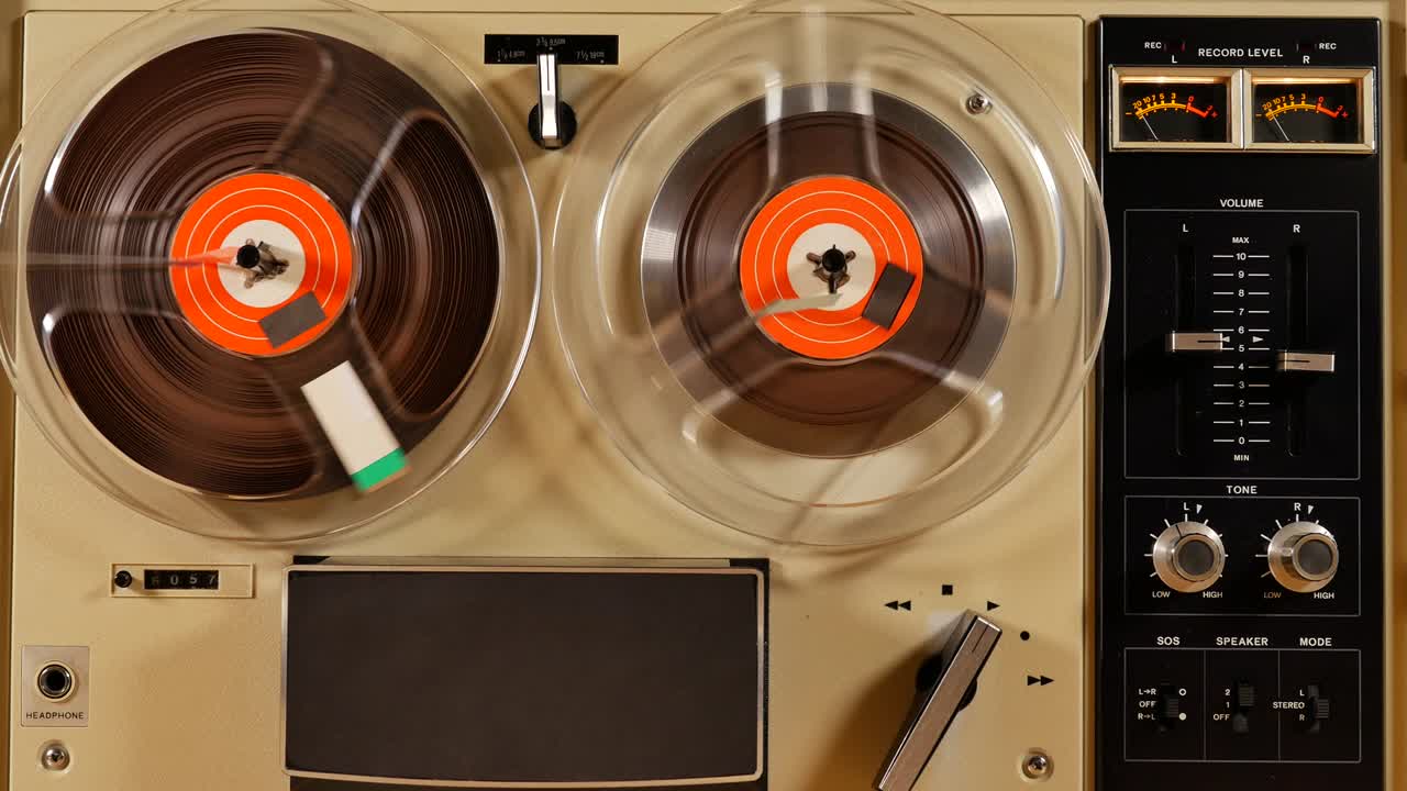 오디오 테이프 레코더, 테이프 데크 또는 테이프 기계, 아날로그 오디오 저장 장치