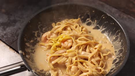 fettuccine alfredo with shrimp and chicken