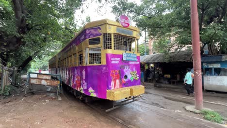 One of the traditional vehicles of Kolkata is the Tram. On February 24, 1874, the first tram was launched in Calcutta. But now the West Bengal government has decided to close it due to slowness.