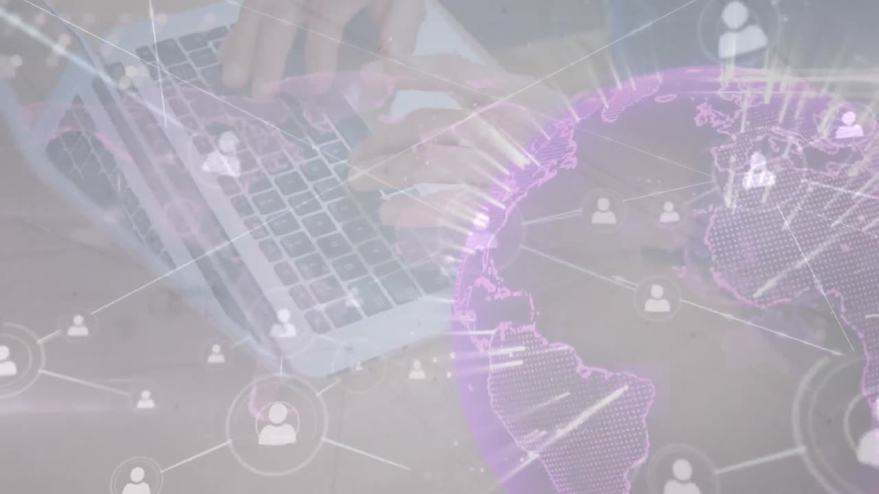 노트북을 통해 사람 아이콘과 연결의 네트워크와 함께 지구의 애니메이션