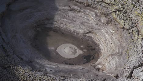 Kochende-Schlammtöpfe-In-Neuseeland,-Geothermische-Aktivität