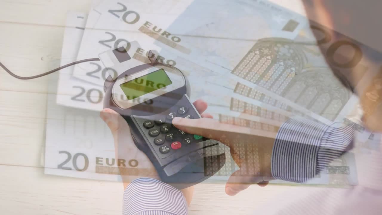 Animazione di banconote in euro che cadono sulla mano di un uomo caucasico che tiene un terminale di pagamento