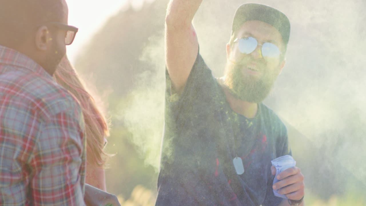 홀리 휴일의 오래된 종교 전통