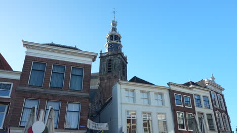 Tower-Of-The-Historic-Sint-Jan-Church-In-Gouda,-Netherlands---low-angle