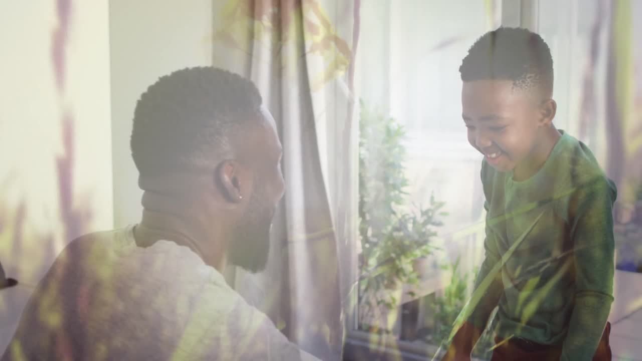 행복 한 아프리카계 미국인 아버지 와 아들 이 집 에서 즐겁게 지내는 잔디 의 애니메이션