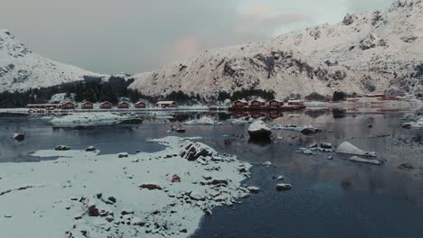 Vista-Aérea-Del-Hermoso-Paisaje-De-Las-Islas-Lofoten-Durante-El-Invierno