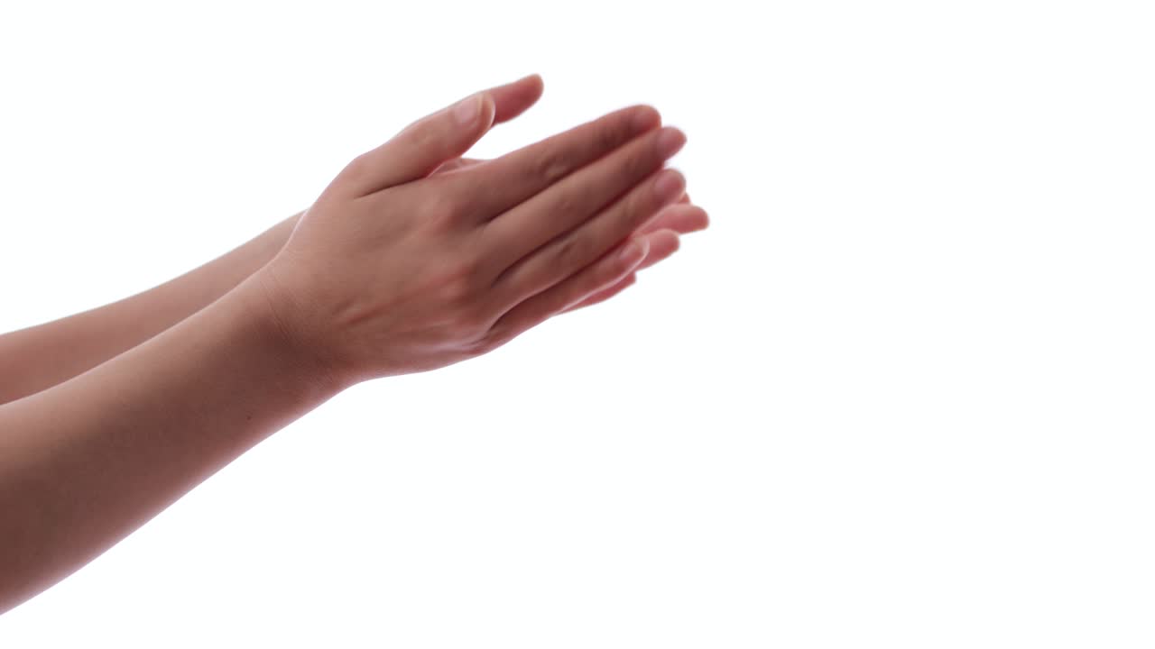 mujer mostrando algún signo con la mano