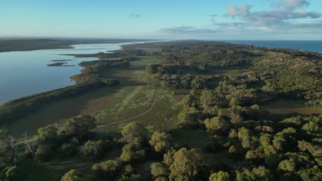 Strip-of-land-between-lake-and-ocean,-Preston-Beach-at-sunset,-Western-Australia