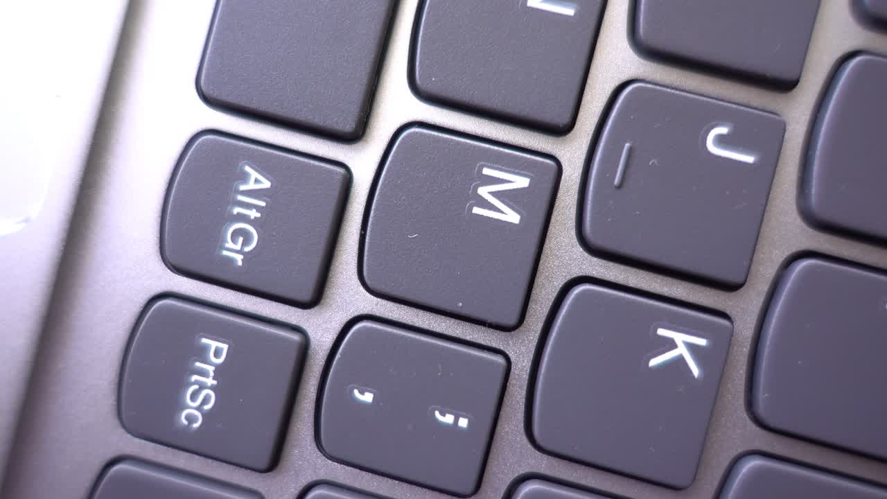 el teclado de la computadora gira como fondo