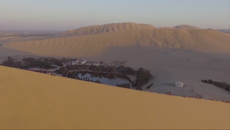 Un-Oasis-En-El-Desierto-De-La-Vida-Real-En-Perú