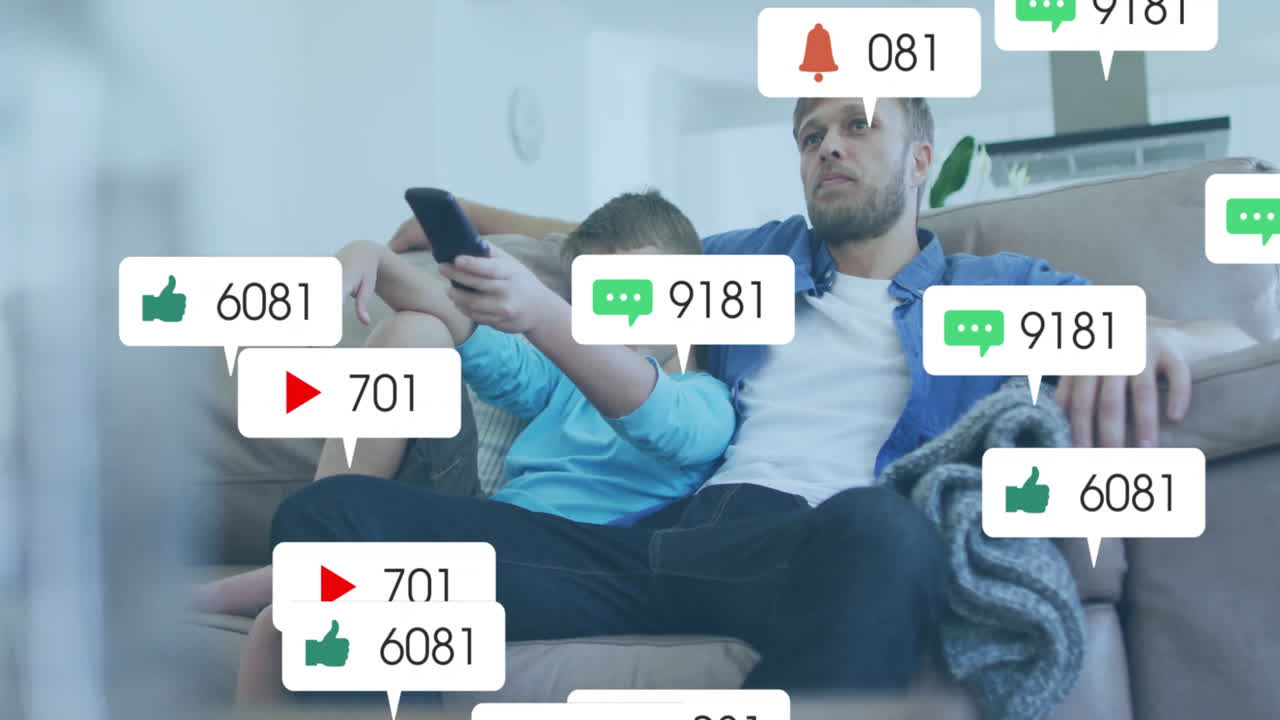 viendo la televisión en el sofá, hombre y niño rodeados de notificaciones de redes sociales animación