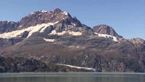 alaskan landscape in the summertime