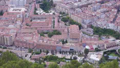 Zona-Residencial-Densa-De-La-Ciudad-Con-Bloques-De-Pisos,-Alcoi,-Valencia,-España