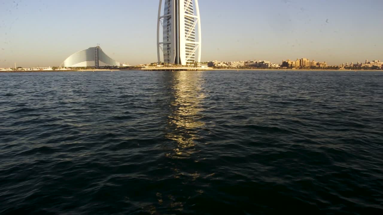 Dubai Burj Al Arab và đường bờ biển
