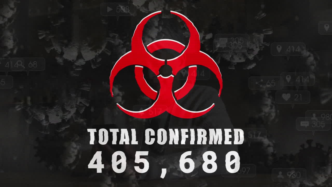 animación de células de covid 19 y procesamiento de datos con símbolo de peligro biológico