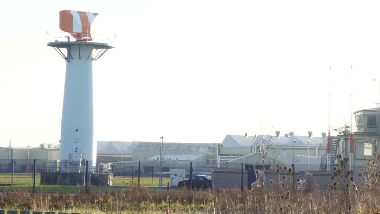 공항 비행장 레이더 타워 항공 안내 경고 시스템 기술