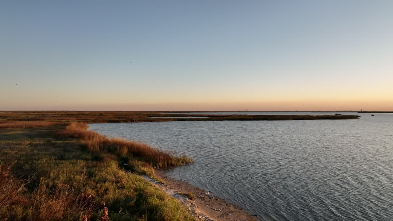 vista aérea de port bay cerca del paso de aransas en texas