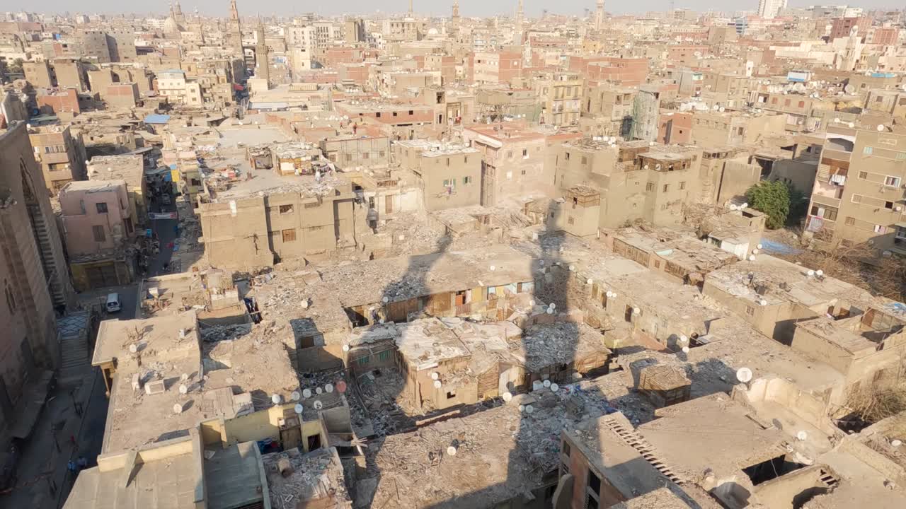 고대 카이로 시의 폐허가 된 집, 이집트.