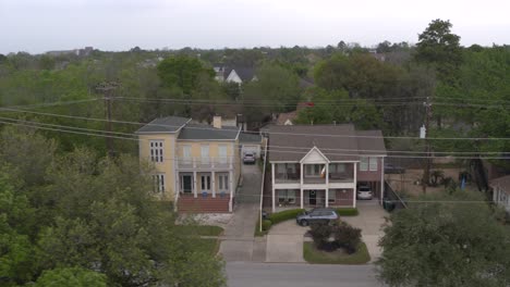 establishing shot of homes in the historic heights area in houston, teas