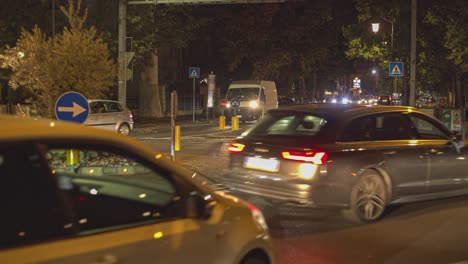 intersección de rotonda muy ocupada