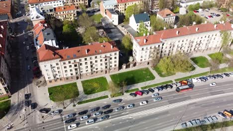 Old-apartment-buildings-in-Kaunas-downtown,-aerial-view