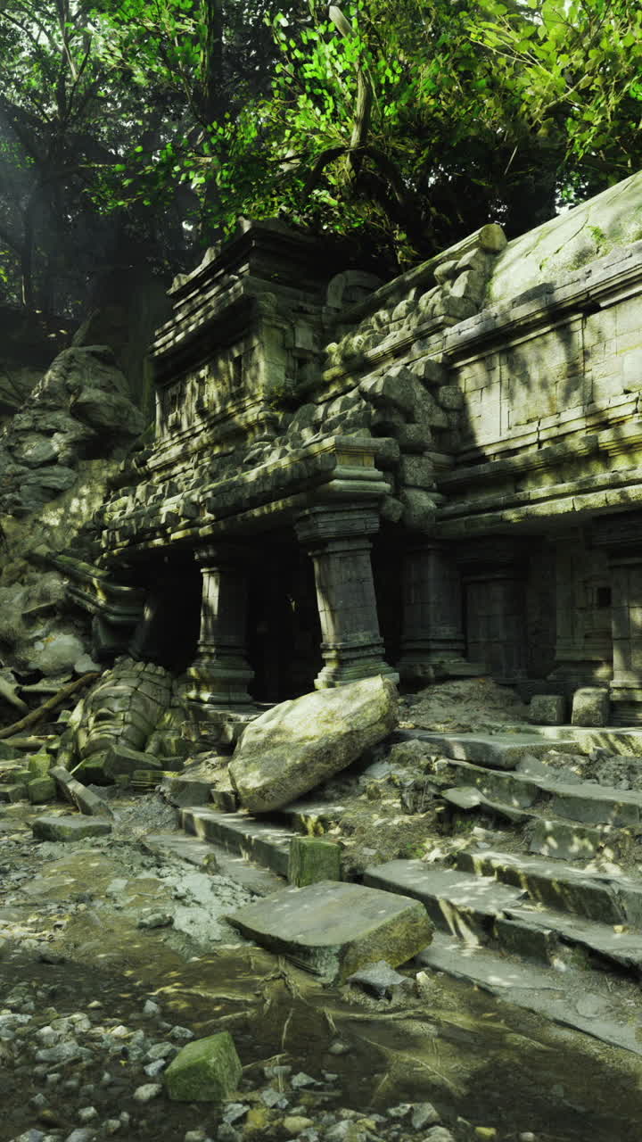 Un área tranquila con ruinas de un antiguo templo parcialmente cubiertas de vegetación