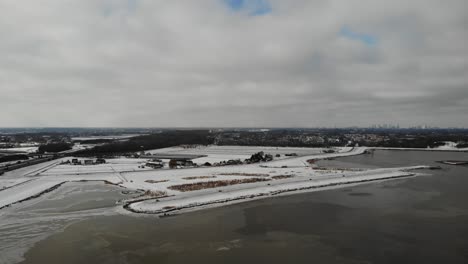 Crezeepolder-Naturschutzgebiet-Mit-Nordfluss-Im-Winter-In-Hendrik-ido-ambacht,-Niederlande