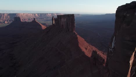 Imágenes-De-Drones-De-La-Torre-De-Castleton:-Un-Paraíso-Para-Los-Escaladores