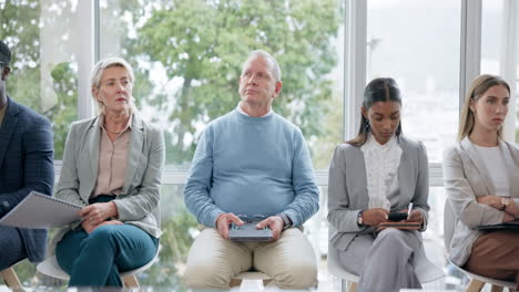 Waiting-room,-business-people