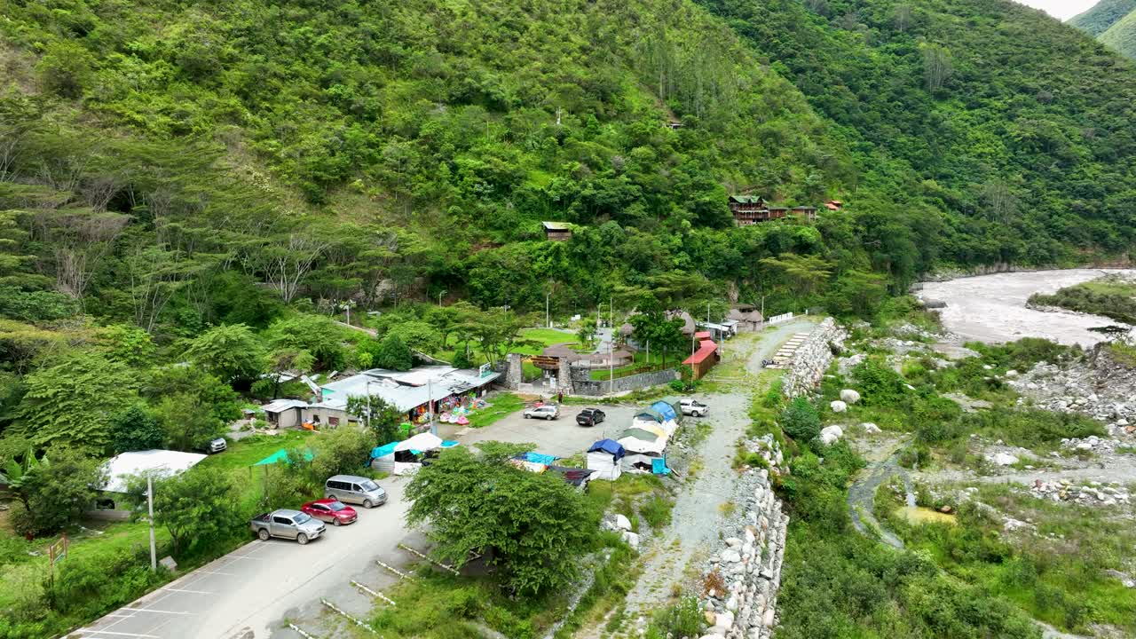 온천 cocalmayo, 산타 테레사, 페루, 안데스 산맥, 남미 -6의 공중 비행 드론보기