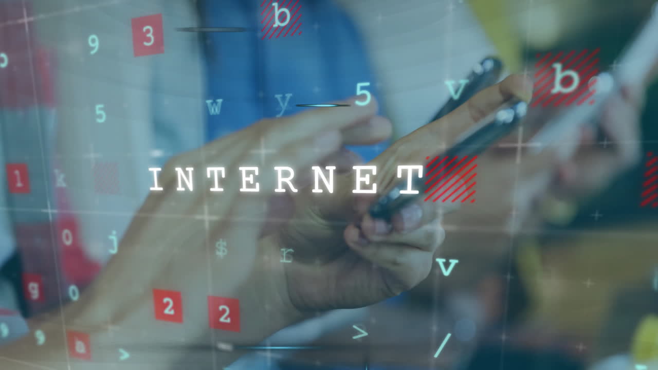 스마트 폰을 사용하는 다양한 동료에 대한 보안 텍스트로 데이터 처리의 애니메이션