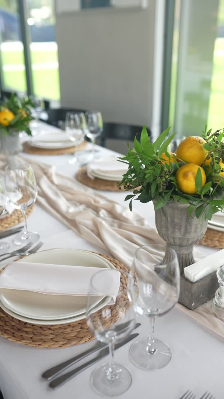 elegante decoración de la mesa para una celebración