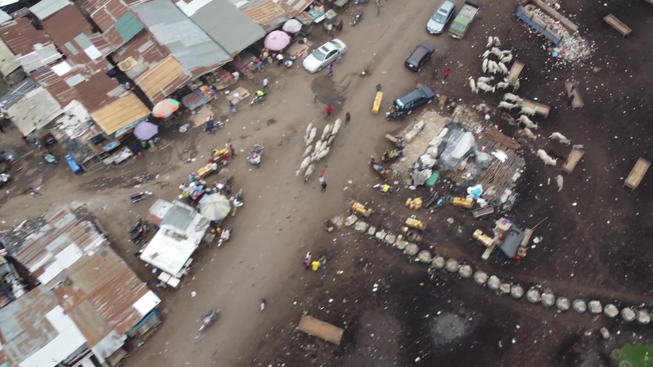 Lagos, Nigeria. Rekaman drone Pasar Daging Kara di Negara Bagian Ogun, dekat Ojodu Berger, Lagos