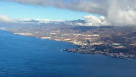 tenerife costa de las islas canarias y vista del mar desde un avión