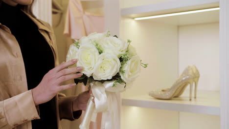 Woman-choosing-wedding-bouquet