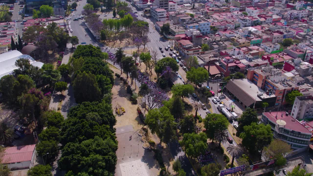 tomas aereas de la marcha feminista en mexico, ciudad de puebla