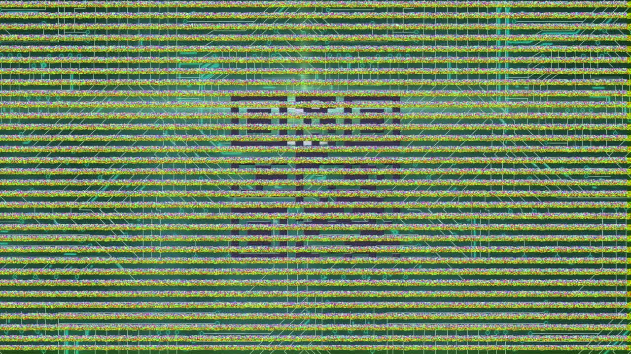 컴퓨터 회로판 위에서 박이는 qr 코드의 애니메이션