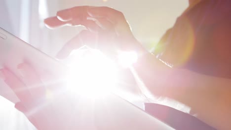 woman hands using tablet computer