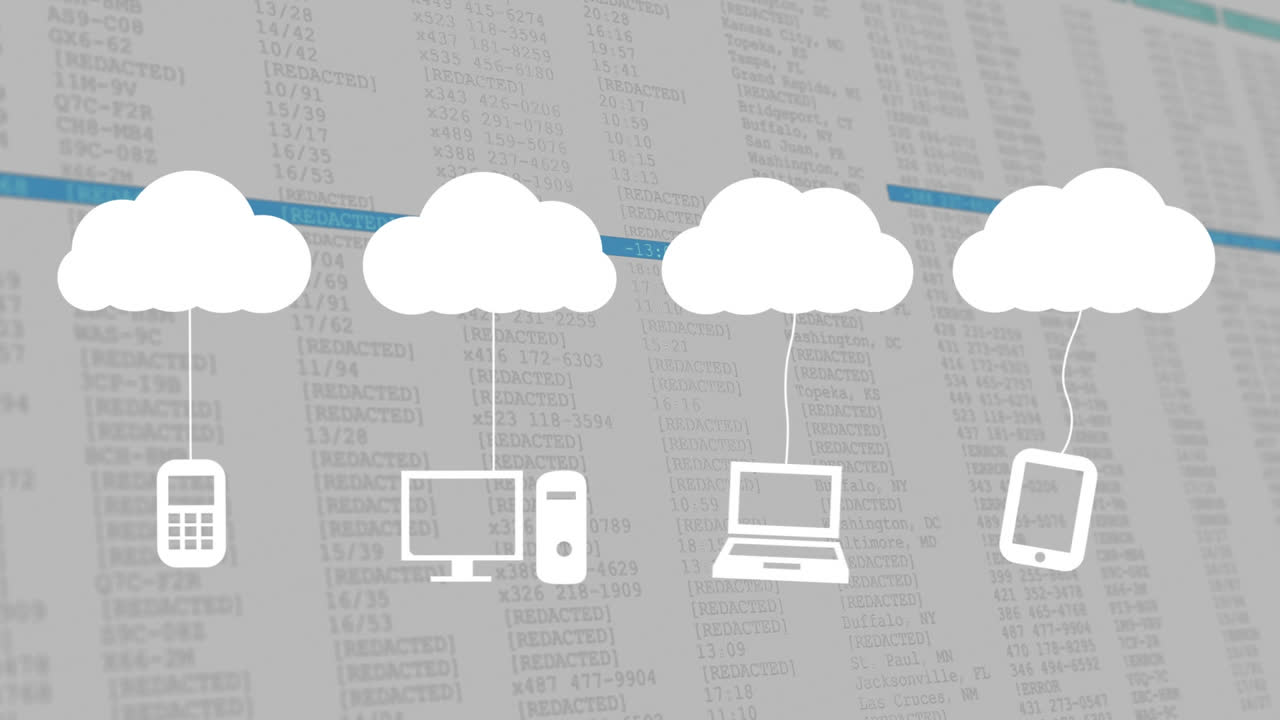 animación de iconos de nubes con dispositivos electrónicos y pantalla con procesamiento de datos por computadora