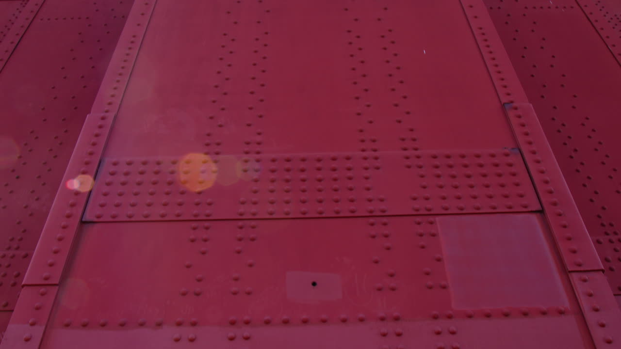 estructura de acero remachado de la torre del puente golden gate en san francisco, california