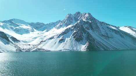 Lagune-Des-Stausees-El-Yeso,-Cajon-Del-Maipo,-Chile