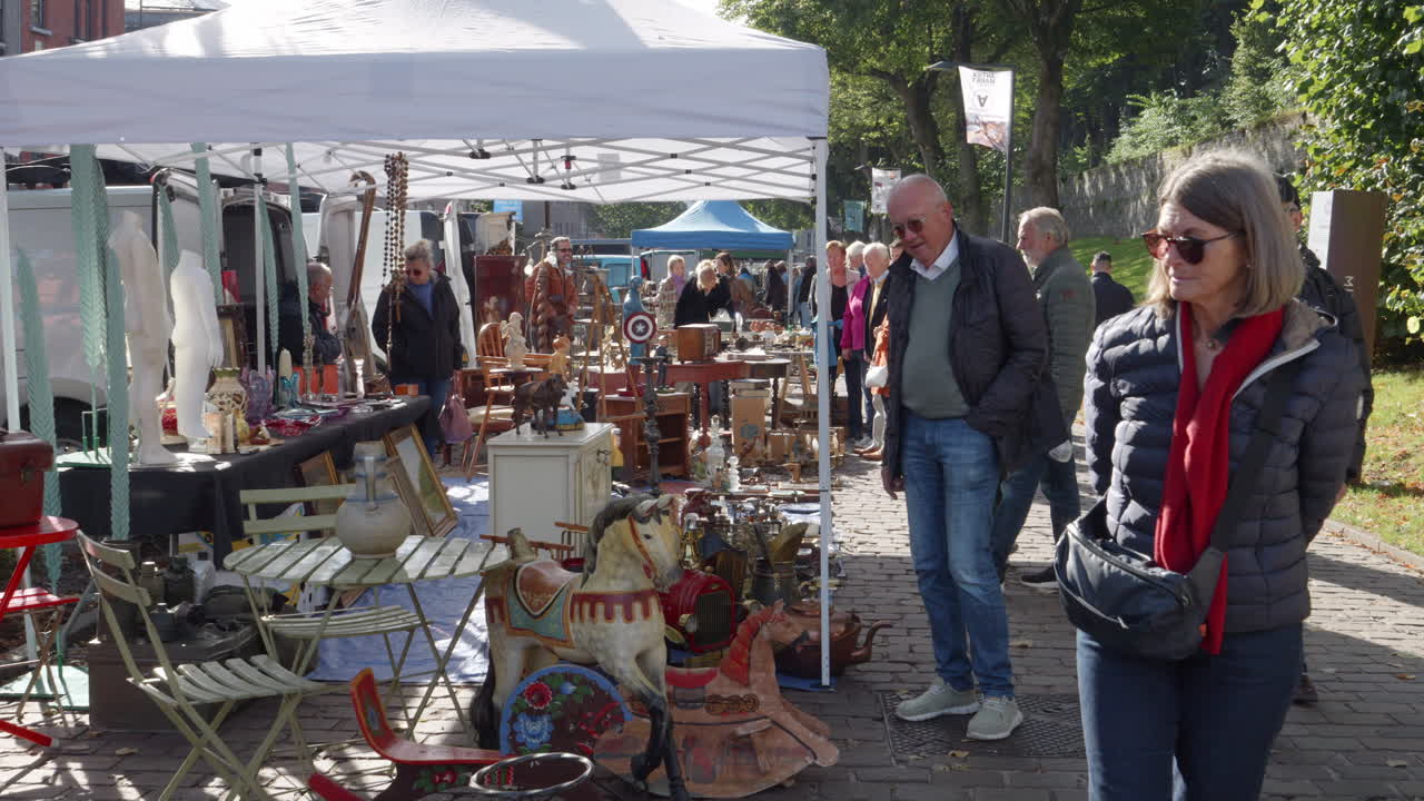 Flea Market Scene: Browsing Antiques and Vintage Finds