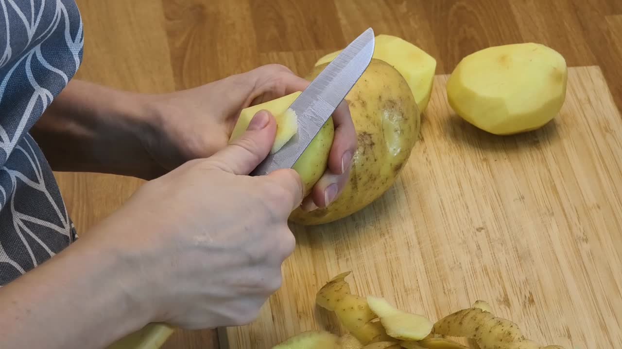 descascar las patatas