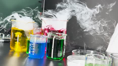 experimento de reacción química de colores