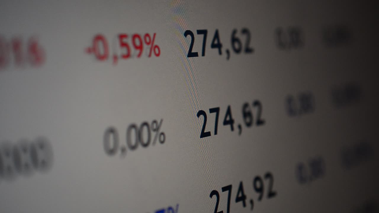 Trade in cryptocurrency at the exchange. Change of cost cryptocurrency