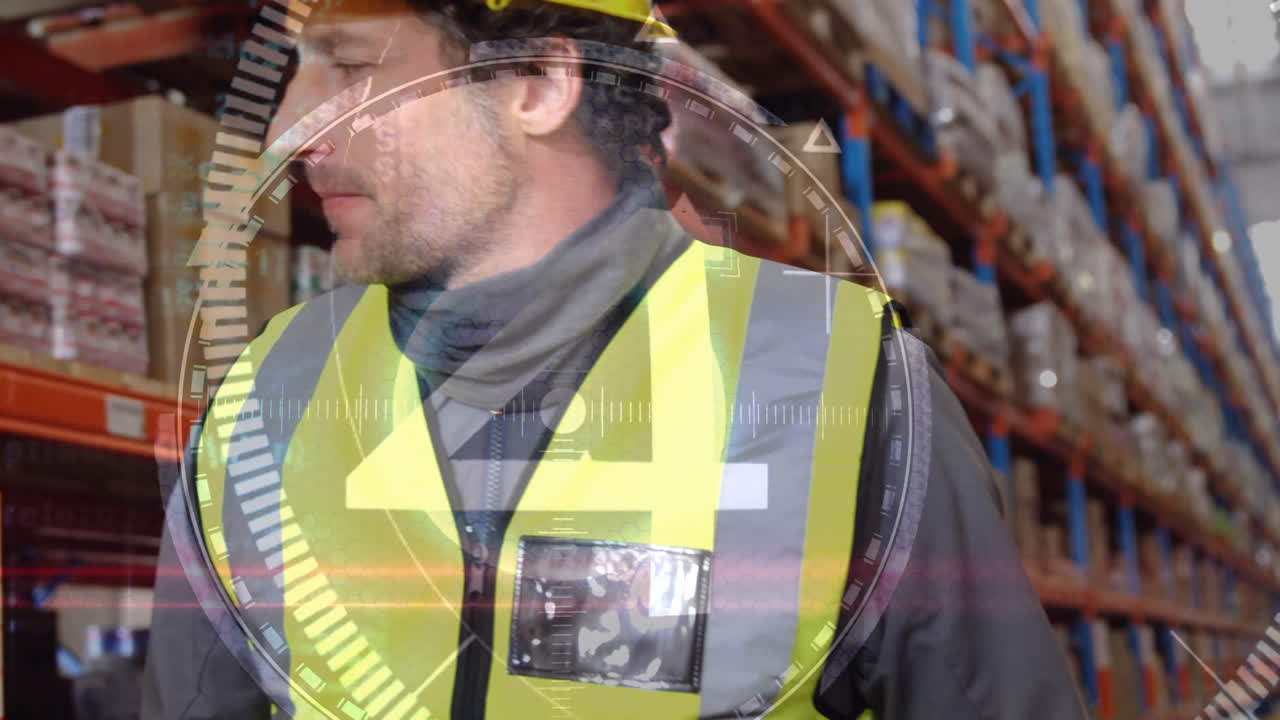 animación de escaneo de alcance sobre hombre y mujer trabajando en el almacén