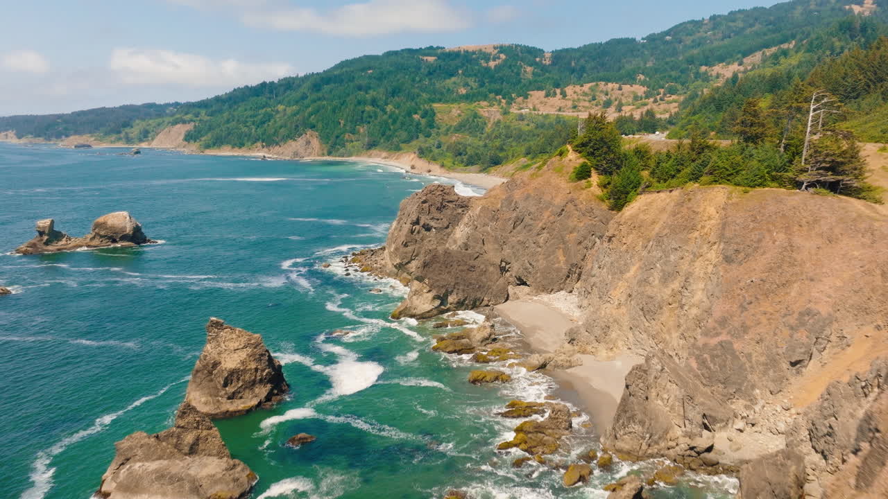 Scenic Oregon Coastline with Rugged Cliffs and Sea Stacks