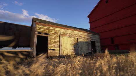 Beautiful-shot-of-ancient-rustic-cabin-in-a-farm